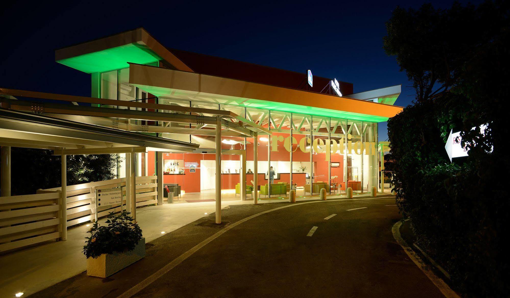 Western Rome Airport Hotel 4*